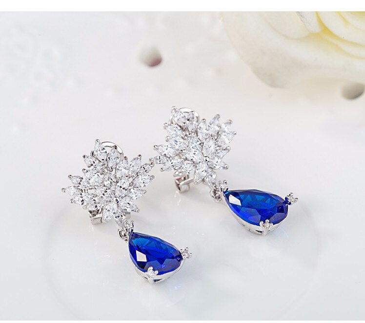 Women's Luxury Earrings and Necklace Jewelry Set